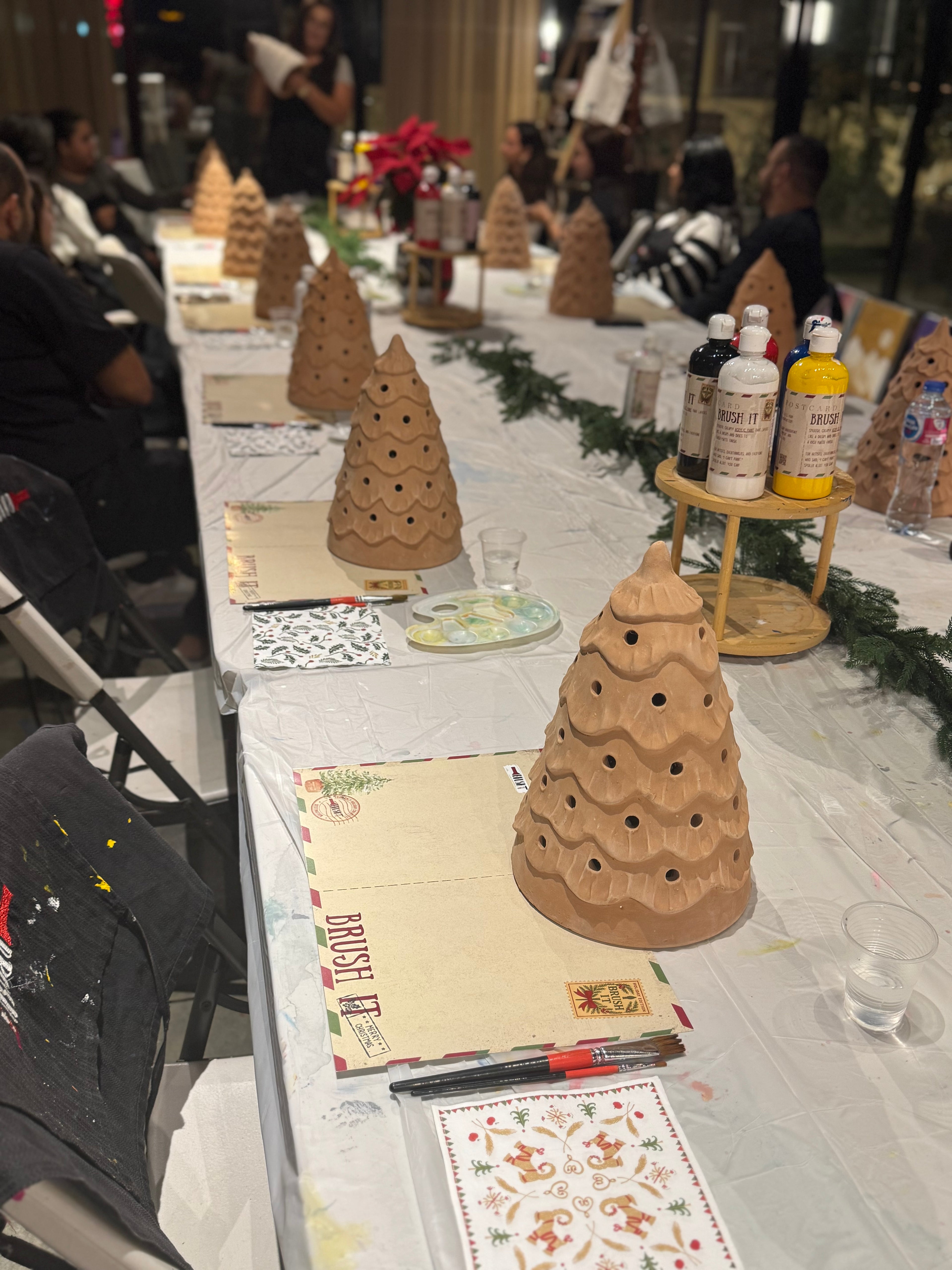 *CHRISTMAS TREE* Monday, December 8th - 7:00 pm - 9:00 pm - BRUSH IT STUDIO - KATAMEYA HEIGHTS - NEW CAIRO