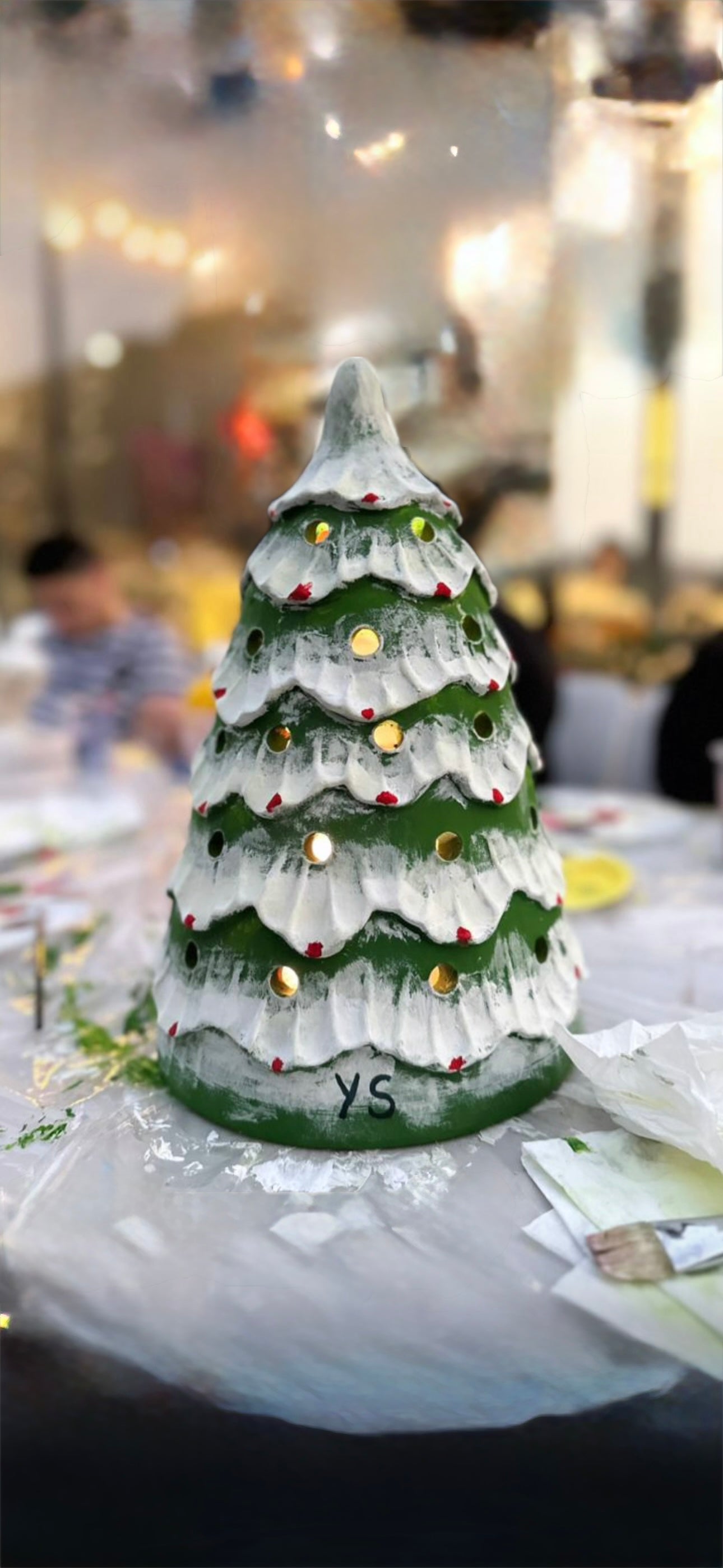 *CHRISTMAS TREE* Monday, December 8th - 7:00 pm - 9:00 pm - BRUSH IT STUDIO - KATAMEYA HEIGHTS - NEW CAIRO